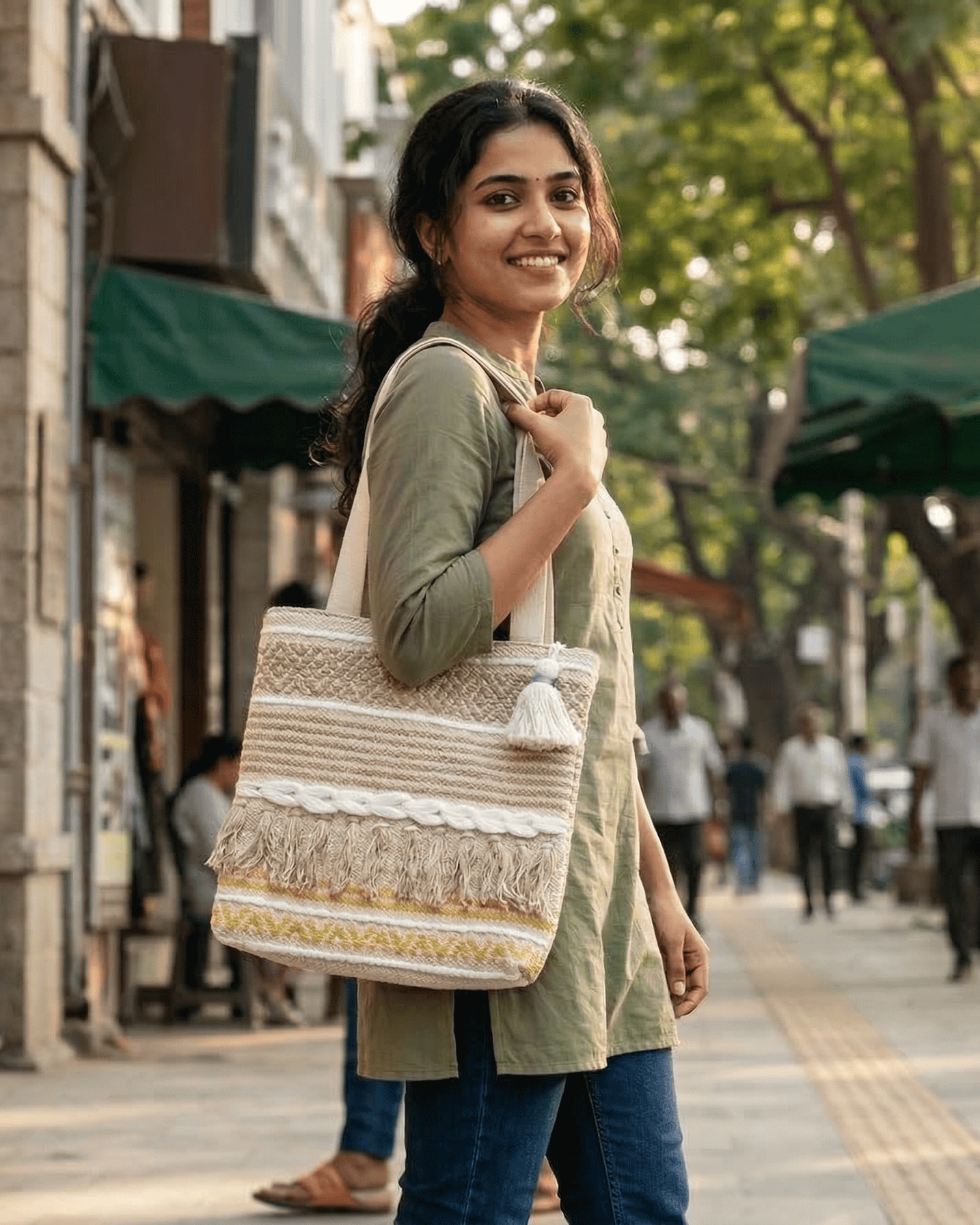 Sunweave Fringe Dari Tote